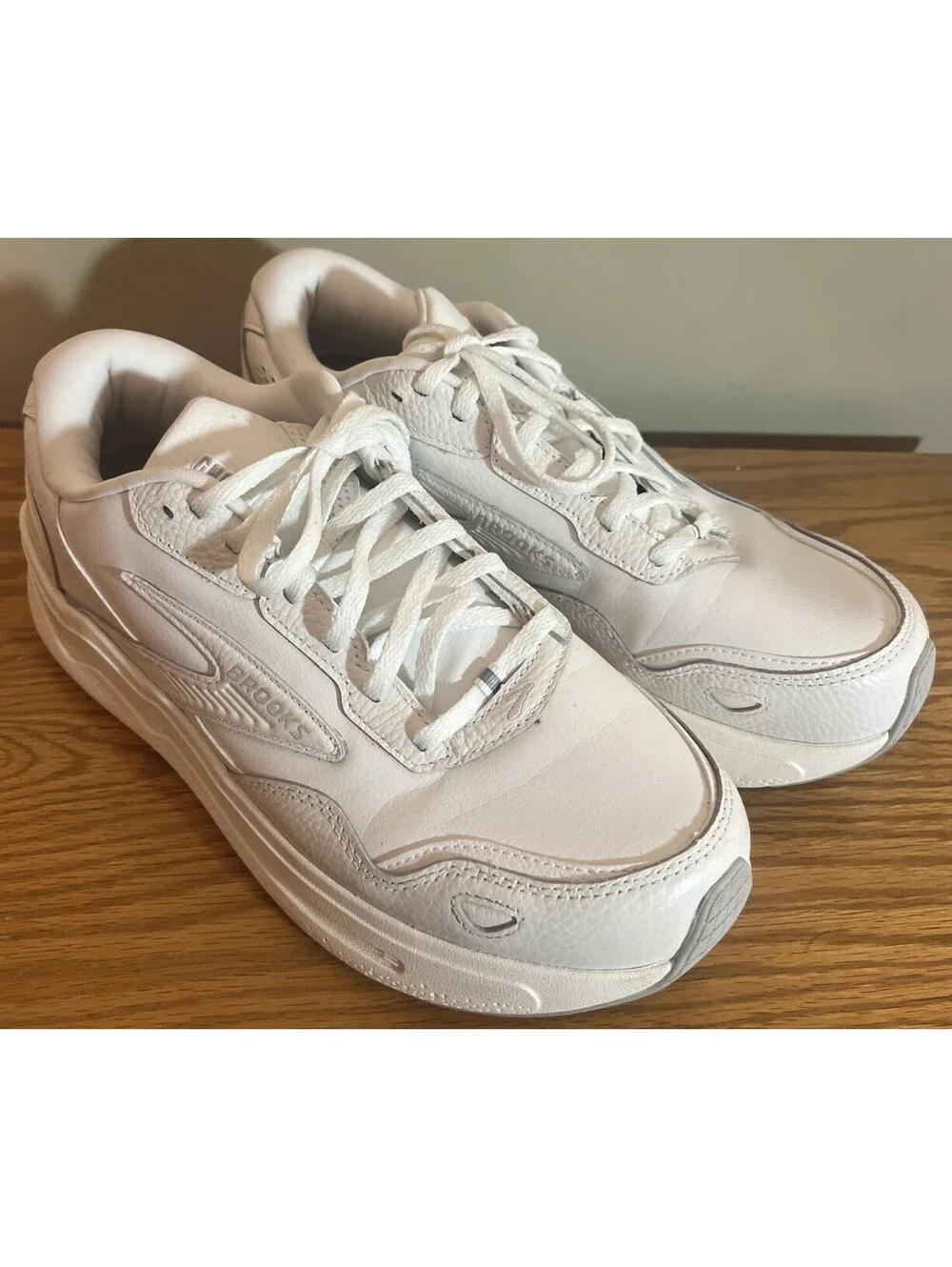 Women's Brooks Ghost Max L, White/White, 10 Wide(2E) US Used Clean!